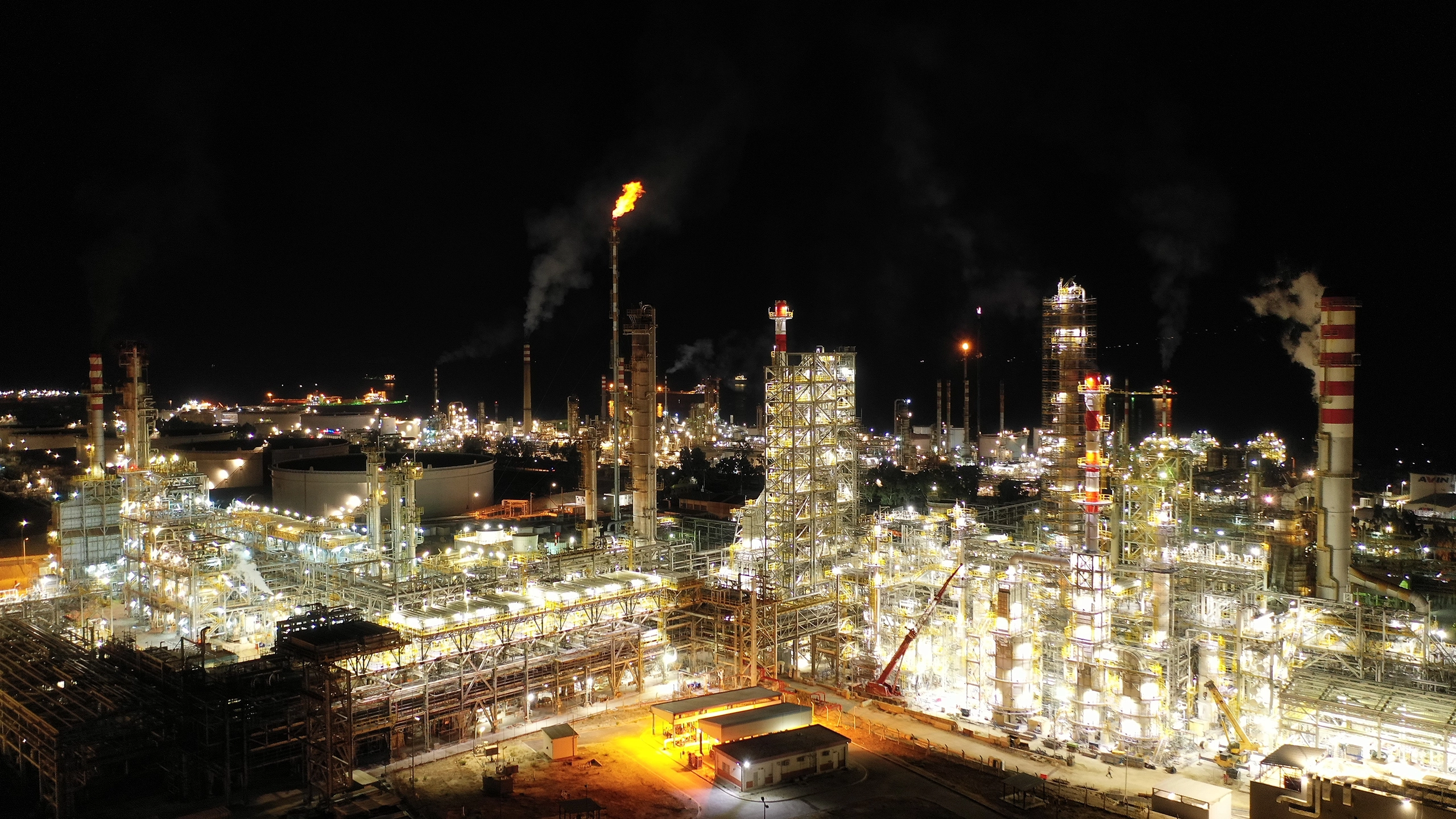 petroleum plant refining at night time
