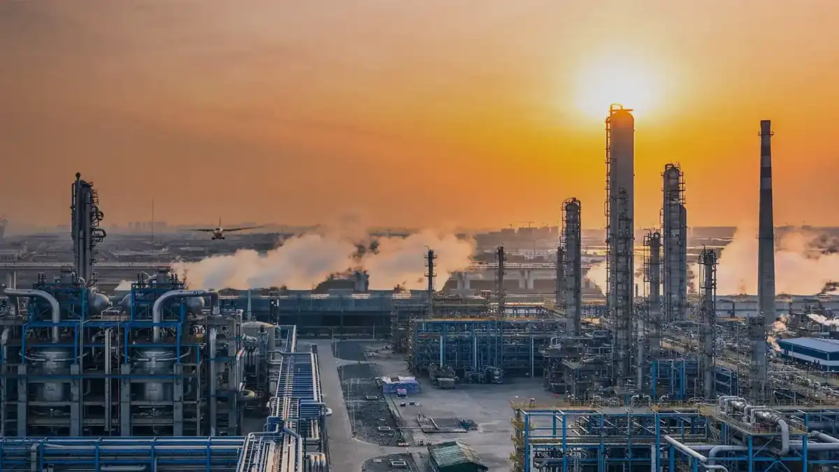 U.S. Ethylene Producers Face Tougher Market, Plot Outages